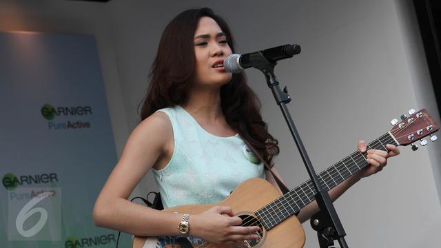 Lirik Lagu Sebatas Teman Ungkapan Sheryl Sheinafia Untuk Mantan Showbiz Liputan6 Com