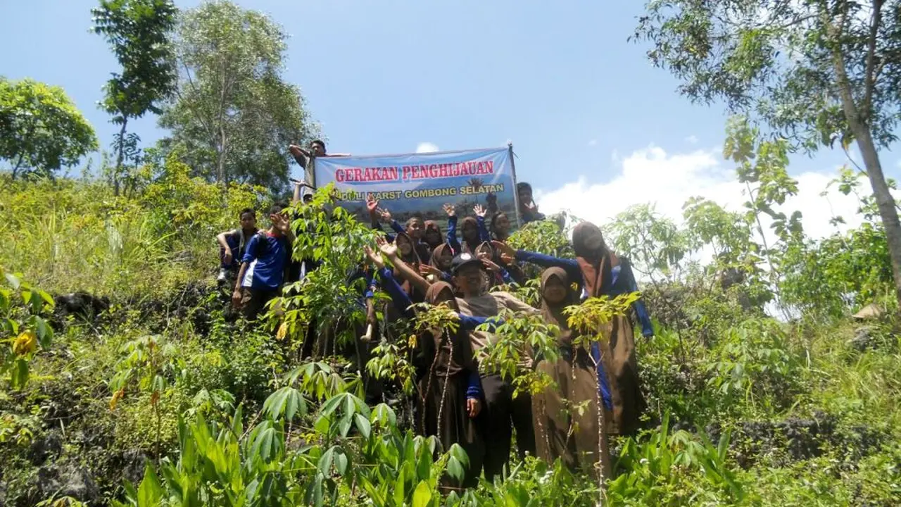 Aksi tanam pohon atau reboisasi di Kawasan Bentang Alam Karst (KBAK) Gombong Selatan, Kebumen akhir 2016 lalu. (Foto: Liputan6.com/Perpag/Muhamad Ridlo).