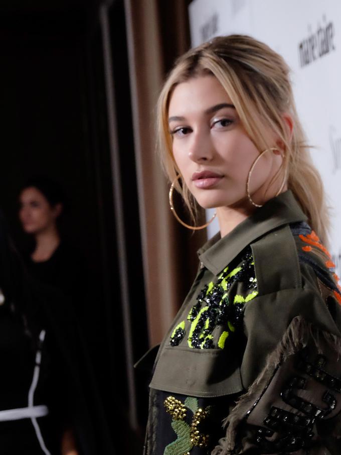 Tidak Suka Makeup Menor Hailey Bieber Lansir Lini