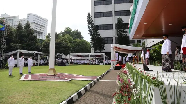 Menteri Agama (Menag) Yaqut Cholil Qoumas memimpin Upacara Peringatan Hari Santri di Jakarta, Sabtu (22/10/2022).