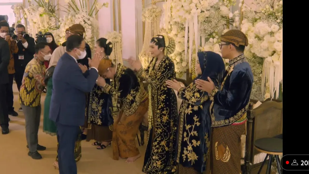 Anies Baswedan menghadiri Tasyakuran Pernikahan Kaesang dan Erina.