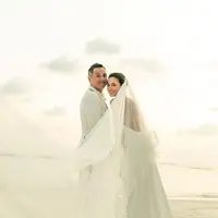 Julie Estelle dan suami (Instagram/julstelle)