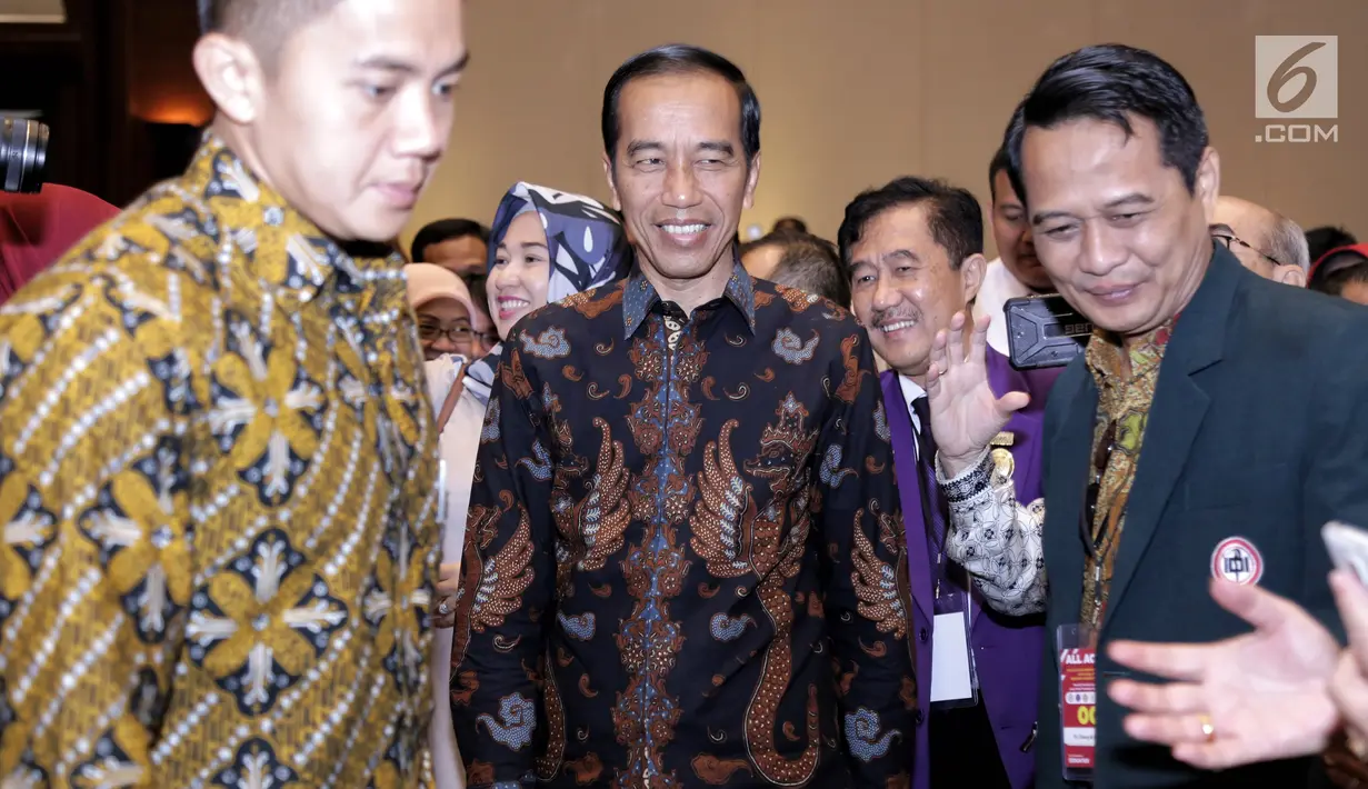 Calon Presiden nomer urut 01 Joko Widodo tiba menghadiri Dialog Silaturahmi Paslon Presiden dan Wakil Presiden Bersama Komunitas Kesehatan di Gedung Bidakara Jakarta, Kamis (28/2). (Liputan6.com/HO/Cendi Safitri)