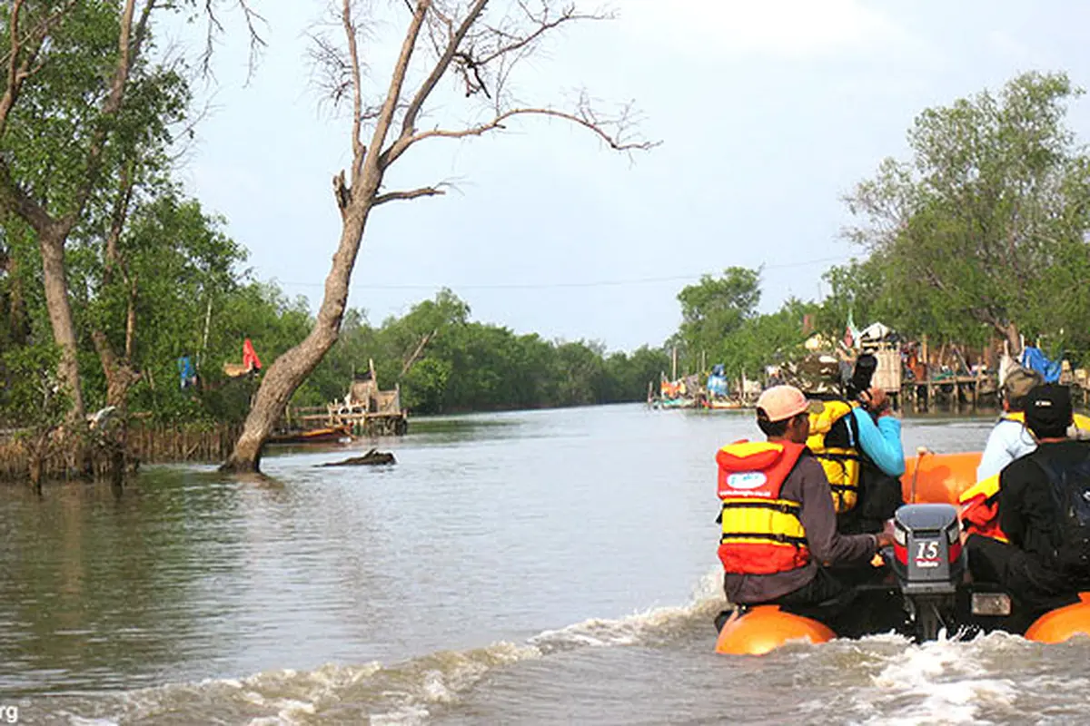 banjir-muaragembong130122b.jpg