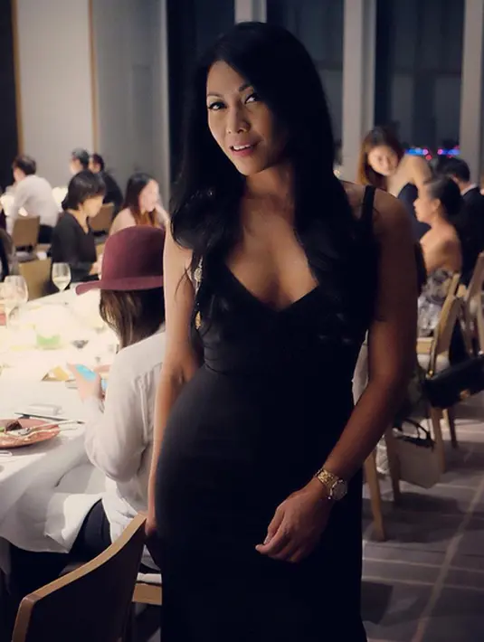 Beragam tanggapan dari netizen terkait foto dan keterangannya. Foto yang diunggah pada 29 November itu mendapatkan like 32.5 k. Ribuan komentar membanjiri. Hampir 3000 komentar dengan aneka ragam. (Instagram/anggun_cipta)