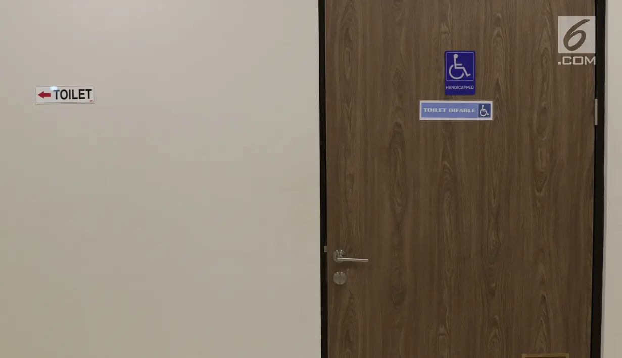 Kamar kecil khusus penyandang disabilitas tersedia di area Jakarta International Equestrian Park Pulomas, Jakarta, Kamis (2/8). JIEPP akan menjadi venue tiga cabang equestrian Asian Games 2018. (Liputan6.com/Helmi Fithriansyah)