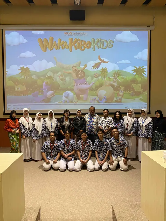 SMK Raden Umar Said Kudus menggelar ajang nonton bareng bersama Bupati Kudus, Dr. H. Muhammad Hasan Chabibie, ST., M.Si., yang dihelat di Sudio RUS Animation.