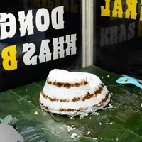 Kue dongkal, kuliner khas Jakarta. (Liputan6.com/Asnida Riani)