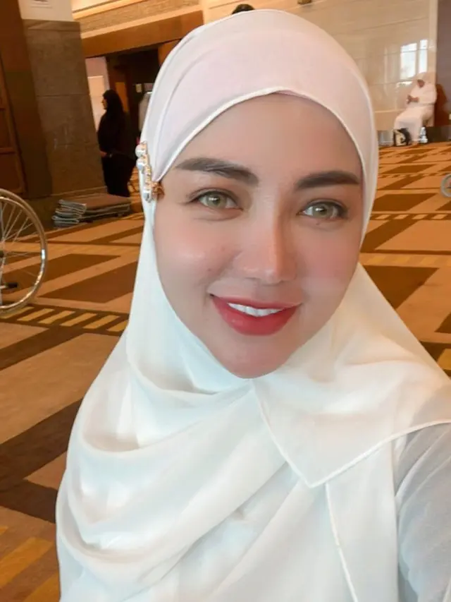 Tampil Bercadar, Ini 7 Potret Bella Shofie Jalani Umrah di Kehamilan Keduanya