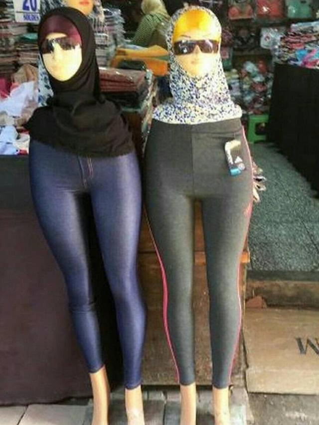 6 Potret Kocak Orang Jualan Pakaian Ini Bikin Tepuk Jidat