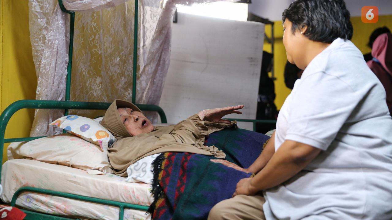 [Bintang] Aminah Cendrakasih Syuting Si Doel The Movie 2