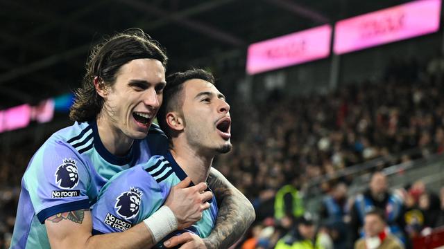 Selebrasi pemain Arsenal ketika menjebol gawang Brentford di laga pertama Liga Inggris tahun 2025