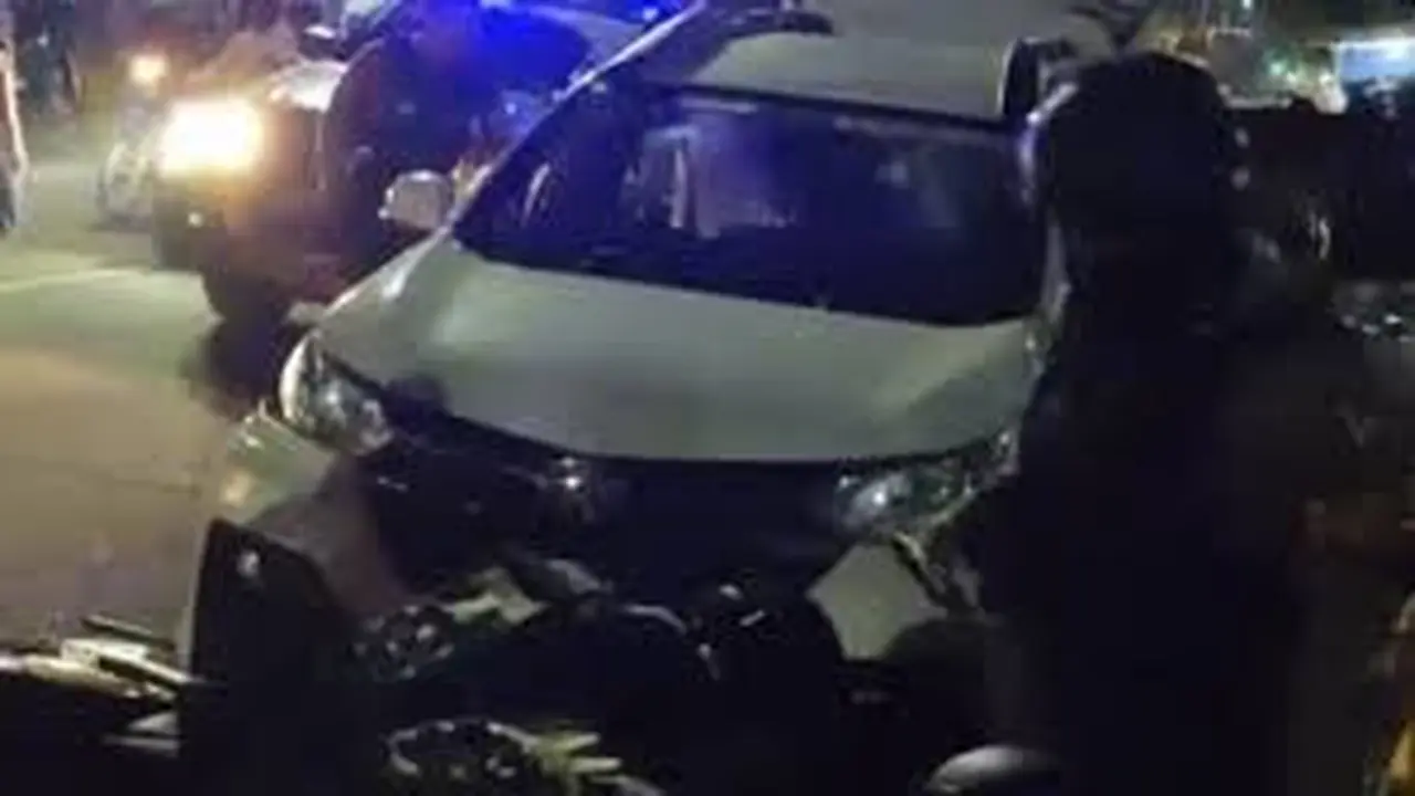 Mobil goyang di Jember menjadi sasaran amuk masa (Istimewa)