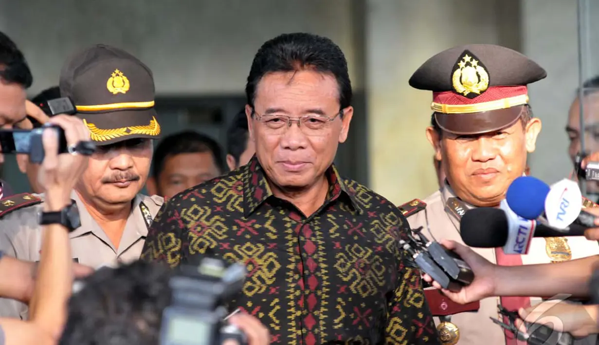 Menteri Koordinator Bidang Politik Hukum dan Keamanan, Djoko Suyanto dipanggil di KPK,  Jakarta, Selasa (16/9/2014) (Liputan6.com/Panji Diksana)