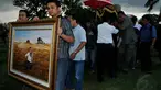 Jenazah Idris Sardi tiba di Tempat Pemakaman Umum (TPU) Menteng Pulo, Jakarta, Senin (28/4/14). (Liputan6.com/Johan Tallo)