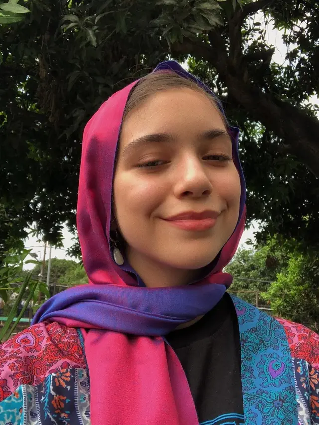 Jarang Tersorot, Ini 7 Potret Isabel Putri Ayu Azhari yang Telah Beranjak Dewasa