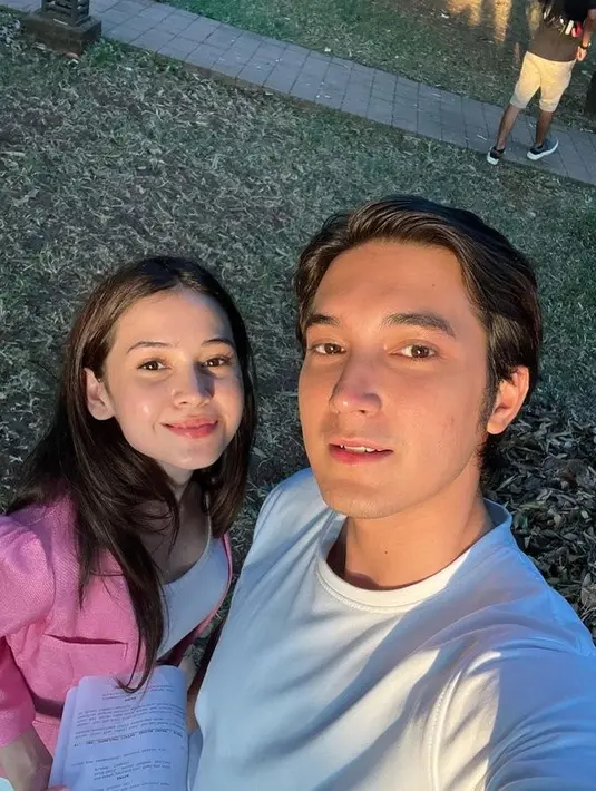 <p>Sandrinna dan Junior menjalin asmara sejak awal 2023. Perlu dicatat, perbedaan usia mereka cukup signifikan, yaitu 6 tahun. [Foto: instagram.com/sandrinna_11]</p>