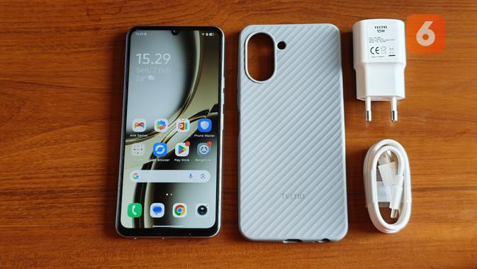 Kelengkapan isi boks Tecno Spark Go 3. (Liputan6.com/ Yuslianson)