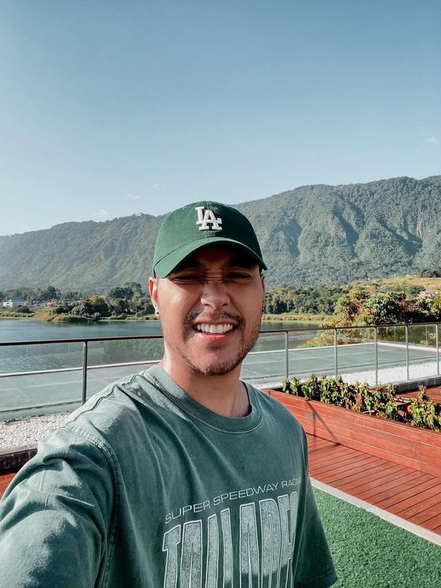 7 Potret Seru Siti Badriah dan Krisjiana Baharudin Liburan ke Samosir