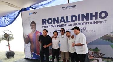 Ronaldinho hadir di Rans Prestige Sportstainment