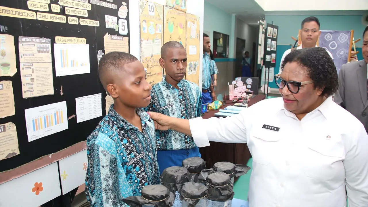 Wakil Menteri Dalam Negeri (Wamendagri) Ribka Haluk saat menghadiri GenIUs Expo 2026 di Ballroom Sekolah GenIUs, Kabupaten Tangerang, Banten, Rabu (10/6/2026).