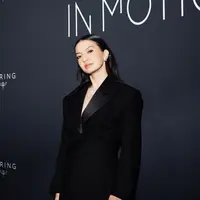 Mewakili Indonesia sebagai aktris dan figur industri kreatif, Raline terlibat dalam berbagai agenda internasional sebagai bagian dari kerja sama profesional bersama institusi dan
brand yang mengundangnya.