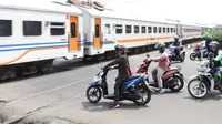 Kondisi perlintasan sebidang kereta api di Kota Bandung. (Sumber foto : Humas PT KAI Daop 2 Bandung)