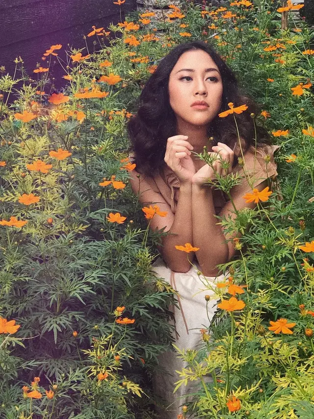 FOTO: Gaya Sherina Munaf saat di Alam Bebas, Tetap Menawan