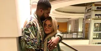 Khloe Kardashian secara resmi mengumumkan bahwa kehamilannya sudah genap enam bulan usai ia mengonfirmasi tengah mengandung anak pertamanya di akhir tahun 2017. (nstagram/khloekardashian)