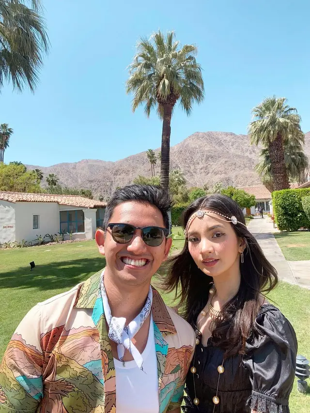 7 Potret Sabrina Anggraini saat Nonton Coachella, Curi Perhatian