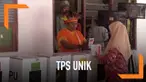 Ketua dan anggota KPPS memakai kostum adat Papua di Tempat Pemungutan Suara atau TPS kota Sorong. Ini jadi bagian upaya menarik minat pemilih dan bentuk kebanggaan terhadap kearifan lokal.