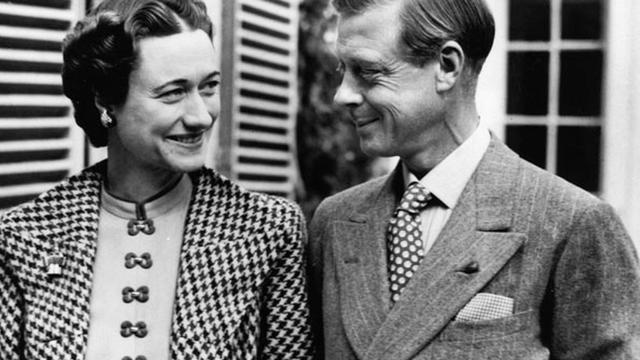 Edward VIII turun takhta demi nikahi janda