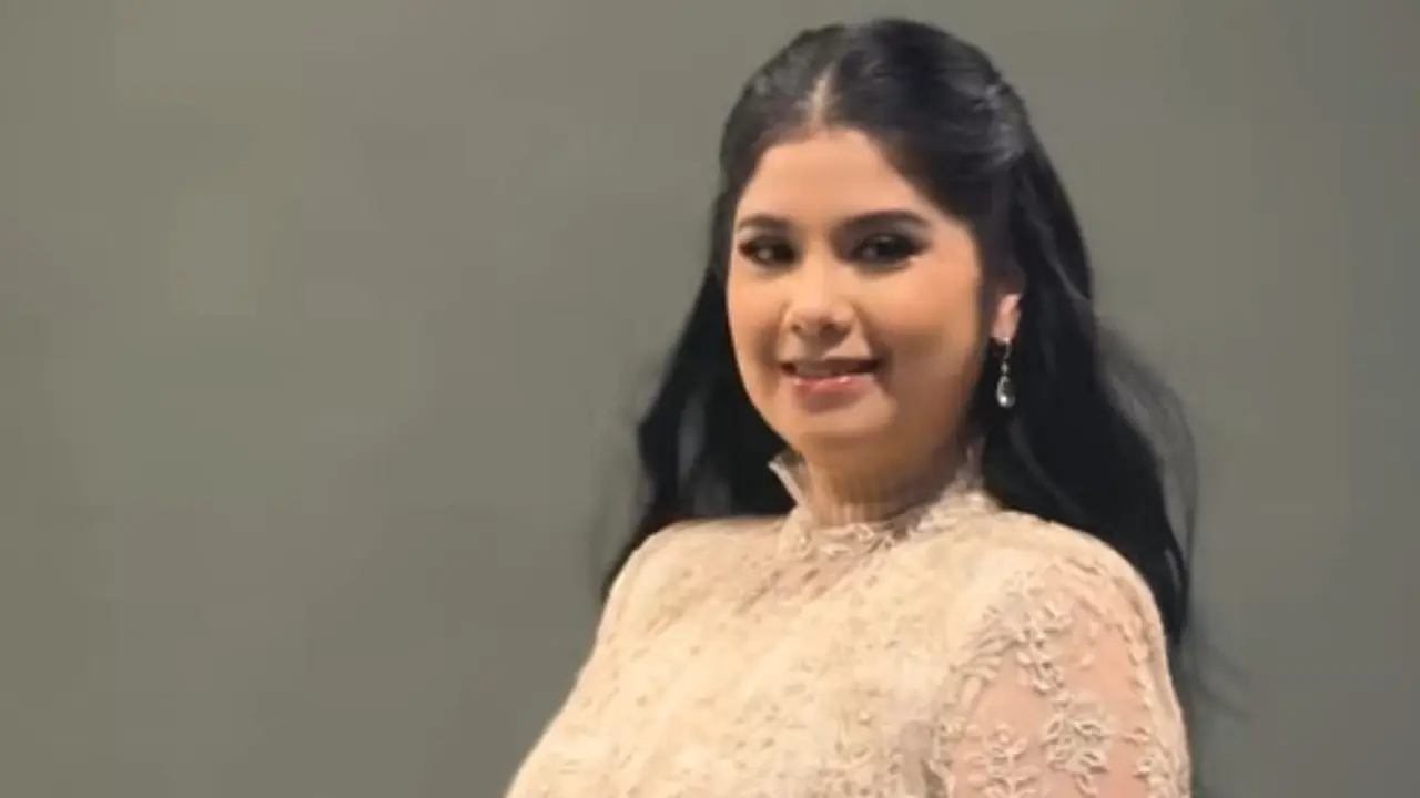 Annisa Pohan saat Maternity Shoot pamer baby bump. [@annisayudhoyono]