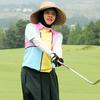 Penampilan Geni Faruk saat bermain golf juga tak lepas dari perhatian netizen. Memakai baju golf berwarna cerah, Geni Faruk juga memilih memadukannya dengan celana serta rok hitam. (Liputan6.com/IG/@genifaruk)