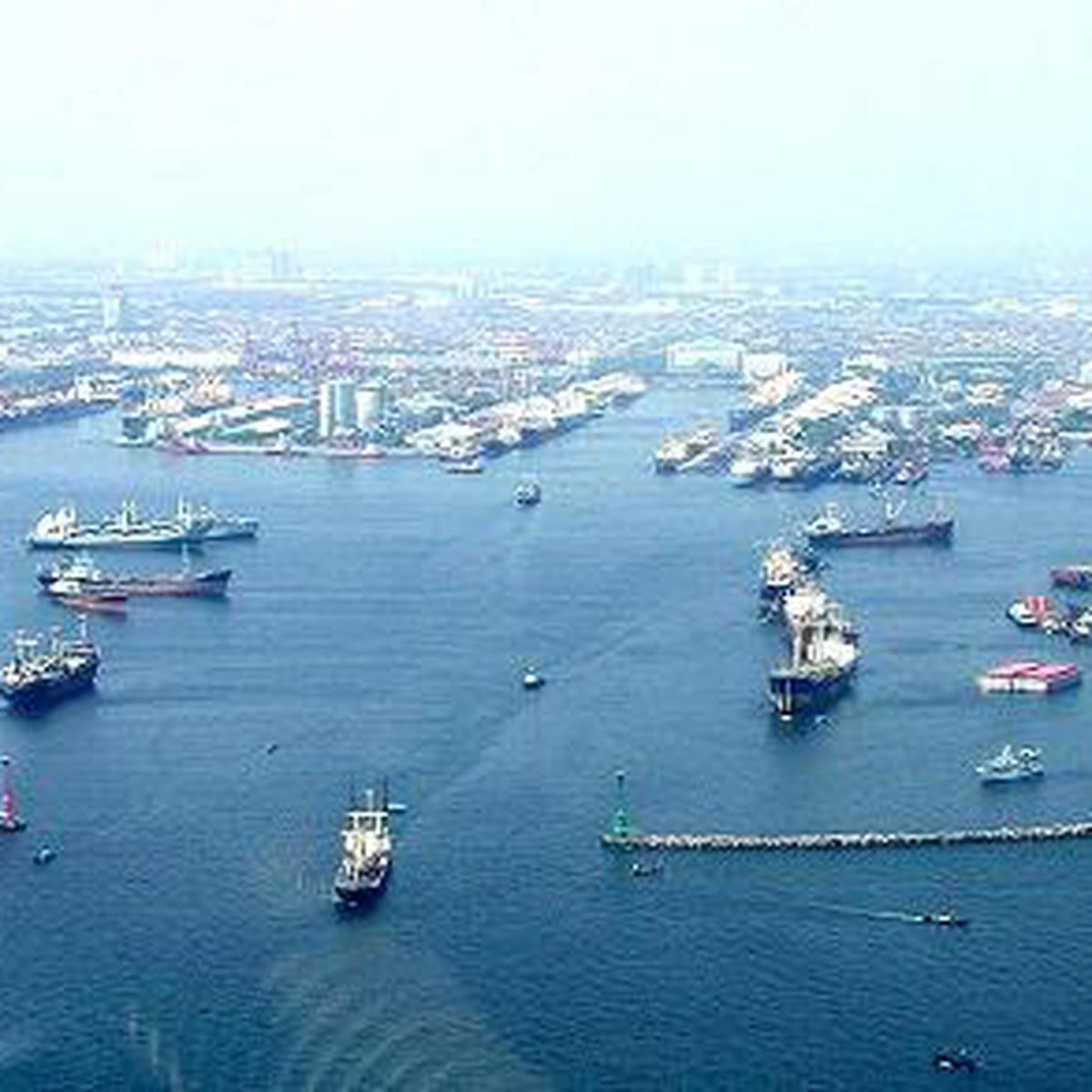 Lima pelabuhan laut yang ada di kota medan, jakarta, surabaya, makassar, dan batam diajukan pemerintah untuk menyambut program …