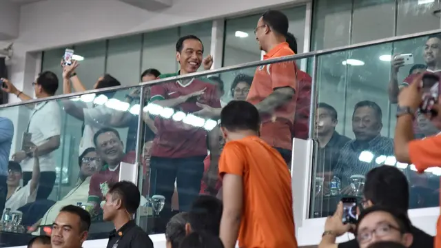 Anies dan Jokowi di Laga Final Piala Presiden