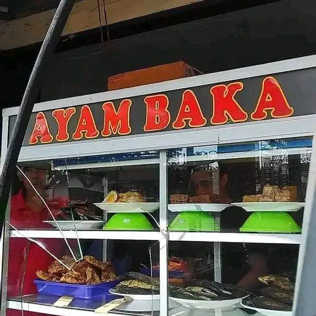 8 Potret Lucu Tempat Jualan Ayam Bakar, Tulisannya Kocak