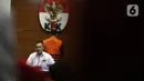 Ketua Komisi Pemberantasan Korupsi (KPK) Firli Bahuri menyampaikan keterangan pers terkait penahanan tersangka Edy Wibowo yang merupakan Hakim Yustisial/Panitera Pengganti Mahkamah Agung (MA) di Gedung KPK, Rasuna Said, Jakarta, Senin (19/12/2022). KPK kembali menetapkan tersangka baru Edy Wibowo dalam kasus suap pengurusan perkara di MA menyusul 13 orang tersangka termasuk dua hakim agung Sudrajad Dimyati dan Gazalba Saleh. (Liputan6.com/Johan Tallo)