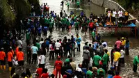 Meruwat Sungai di 'Sunrise of Java'