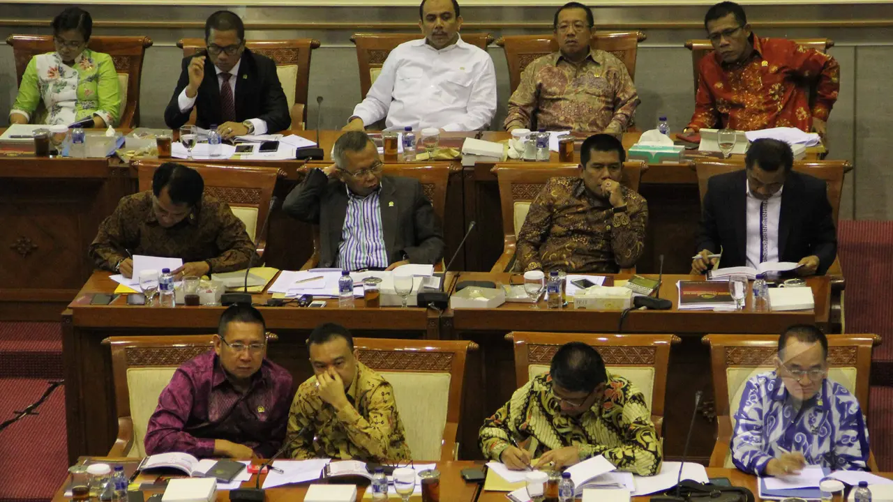 Senyum Badrodin Haiti Saat Disetujui Jadi Kapolri