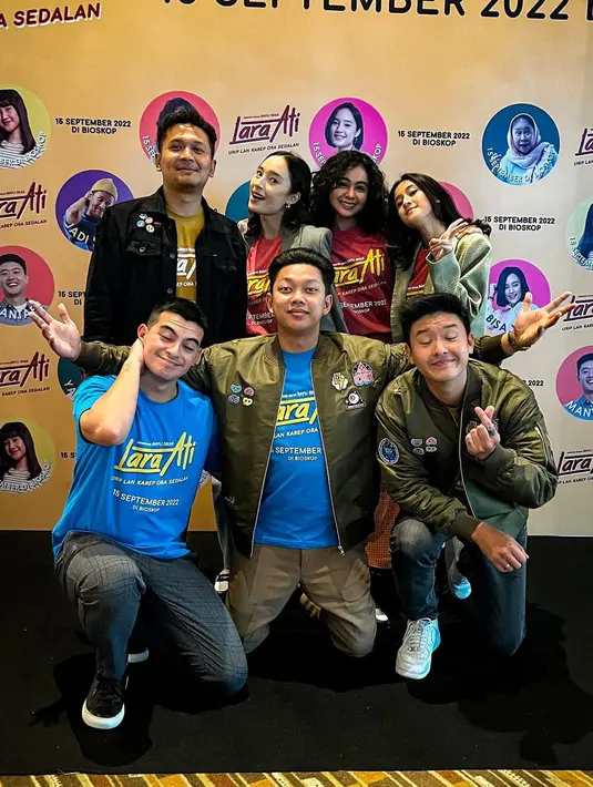 Sebelum menyapa bioskop, BASE Entertainment bersama Sinemart dan Skak Studios, menayangkan LokaDrama Lara Ati dengan latar waktu dua tahun sebelum cerita di film Lara  Ati. LokaDrama Lara Ati konsisten menempati posisi 10 besar rating televisi nasional selama dua minggu dan mendapat share hingga 26 persen di provinsi Jawa Timur dan Jawa Tengah. (Foto: Dok. BASE Entertainment)