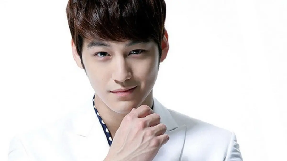 Актер kim. Kim bum. Kim dong kwan fo. Актер kim. Актер kim.