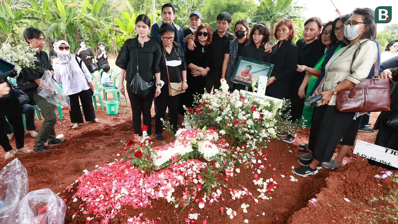Pemakaman Benny Dolo
