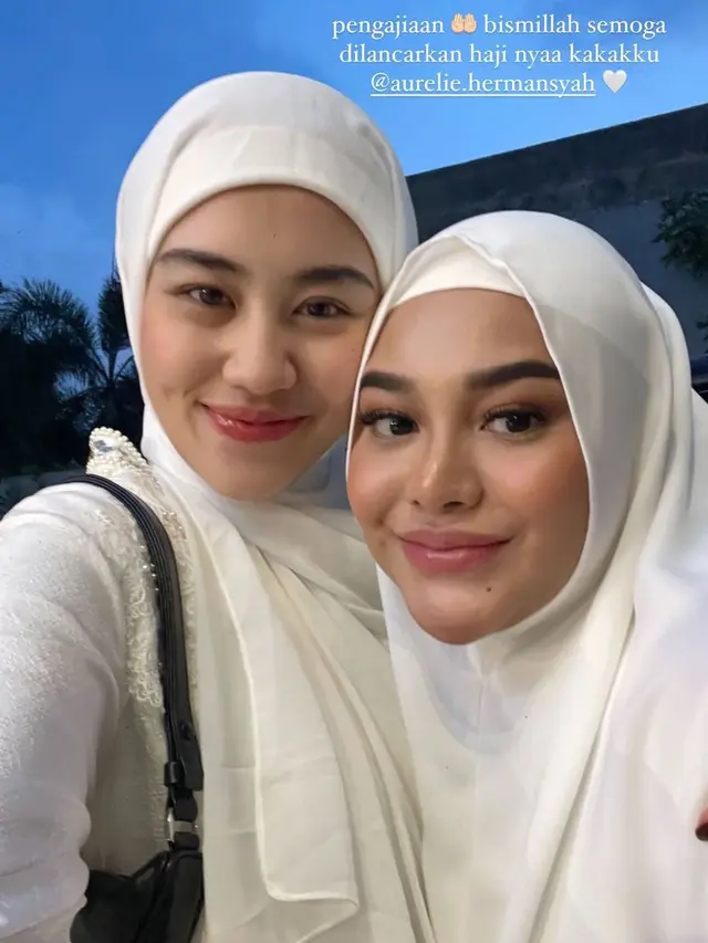 Aaliyah Massaid di  Pelepasan Haji Aurel Hermansyah dan Atta Halilintar.