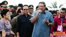Citizen6, Pudak: Presiden Republik Indonesia beserta Ibu Negara Anni Bambang Yudhoyono, melakukan panen raya ikan pati di Desa Pudak, Kabupaten Muaro Jambi, Jambi. (Pengirim: Efrimal Bahri)