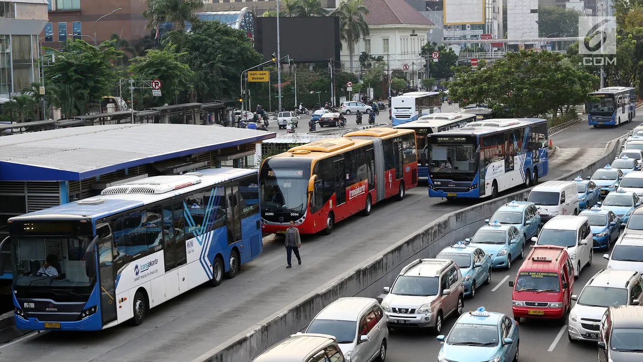 Transjakarta Targetkan 185 juta Penumpang Sepanjang Tahun 2017