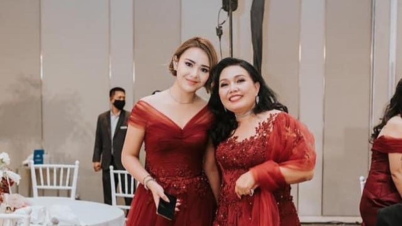 Jarang Tersorot, Ini 6 Potret Kebersamaan Amanda Manopo dan Ibunda