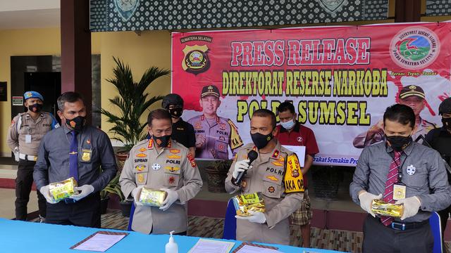 Diupah Rp15 Juta, Penyadap Karet di Sumsel Nekat Bawa 25 Kg Narkoba Jenis Sabu