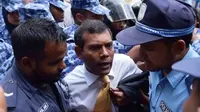 Eks Presiden Maladewa Mohamed Nasheed diseret ke pengadilan (BBC)