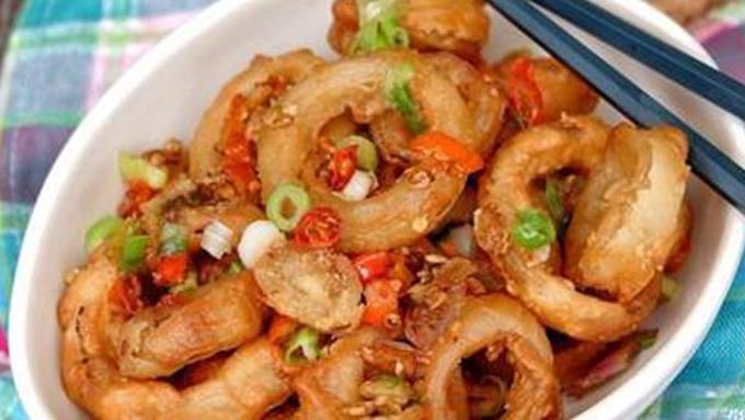 Resep Bawang Bombay Goreng Cabai Garam Gurih Renyah
